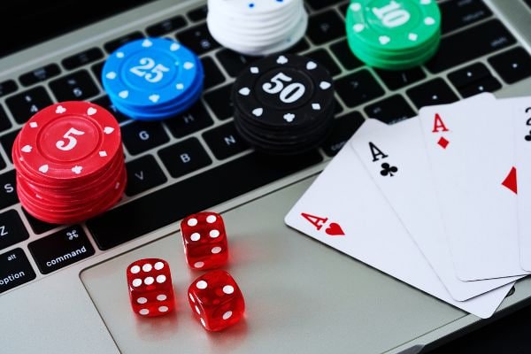 Layar verifikasi dan pengaturan akun di sosrotogel